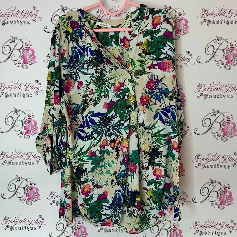 Mandee top buttons blouse floral flowers tropical plants flowy Women's Top